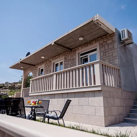 House Sunnyhill * Ivanica